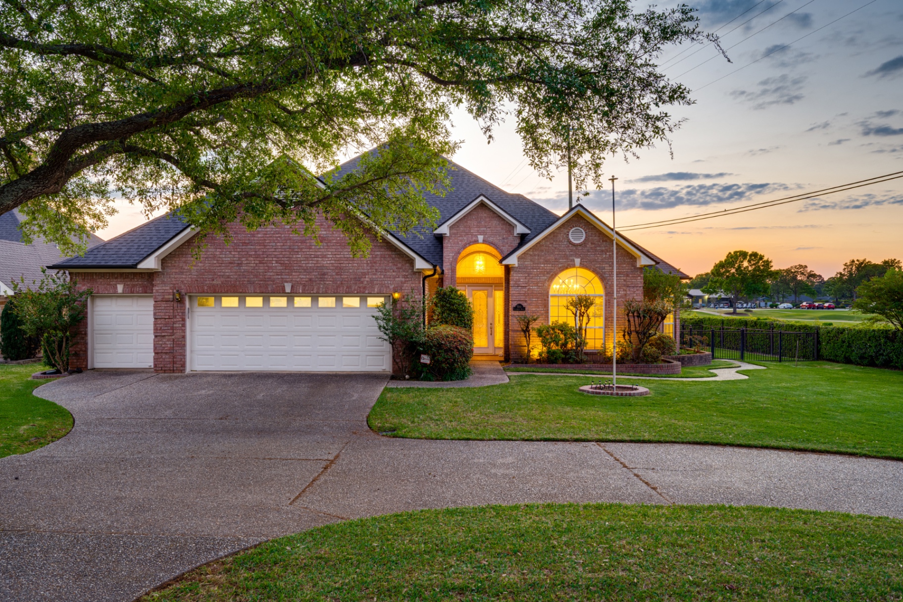 100 Clearview Dr front exterior